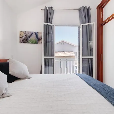 913 Oasis Club, Near Meloneras Maspalomas (Gran Canaria)