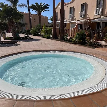 913 Oasis Club, Near Meloneras * Maspalomas (Gran Canaria)